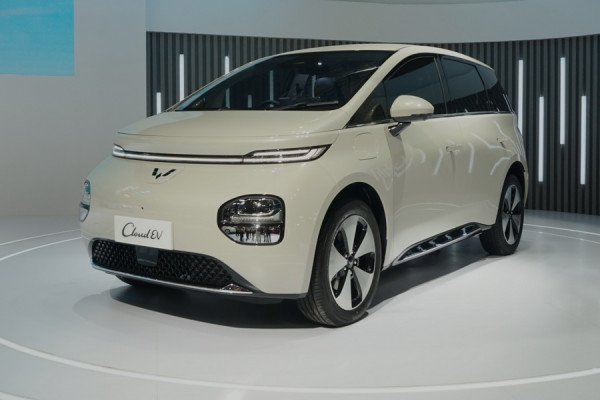 Dijajal Jokowi di IIMS 2024, Ini Spesifikasi dan Kisaran Harga Wuling Cloud EV