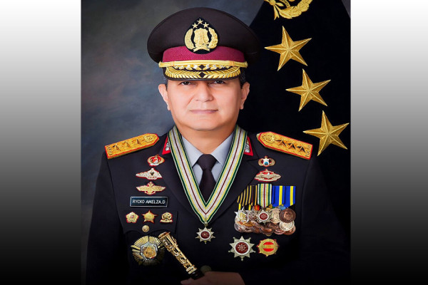 Komjen Pol Aktif Pemilik Satyalancana Pengabdian 32 Tahun, Nomor 1 dan 3 Peraih Adhi Makayasa Akpol