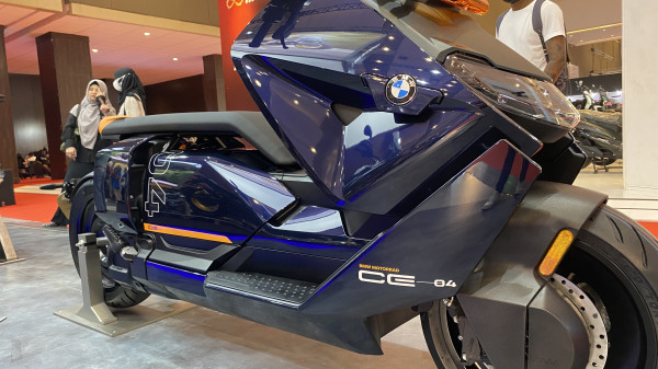 Intip Motor Listrik Termahal di IIMS 2024, Harganya Setara Honda HR-V!