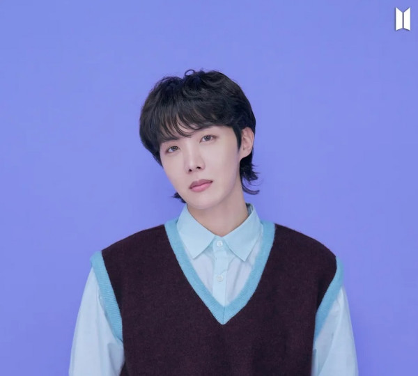 12 Foto Terbaru J-Hope BTS, Beredar di Momen Ulang Tahun ke-30