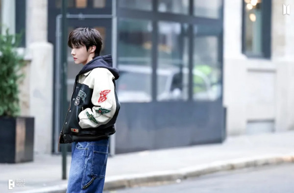 12 Foto Terbaru J-Hope BTS, Beredar di Momen Ulang Tahun ke-30