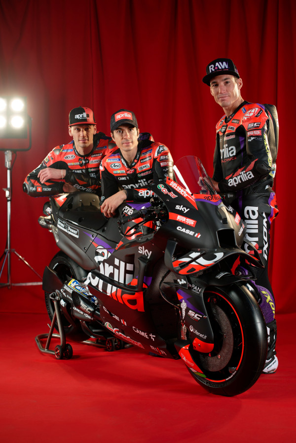 Penampakan Aprilia RS-GP24 di MotoGP 2024: Masih Didominasi Warna Hitam