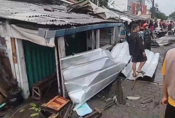 29 Orang Terluka Akibat Puting Beliung Jatinangor Sumedang