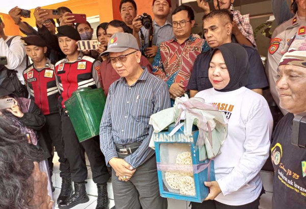 Bawaslu Dinilai Tak Serius Awasi Pemilu, Warga Yogyakarta Berikan Kerupuk Melempem Award