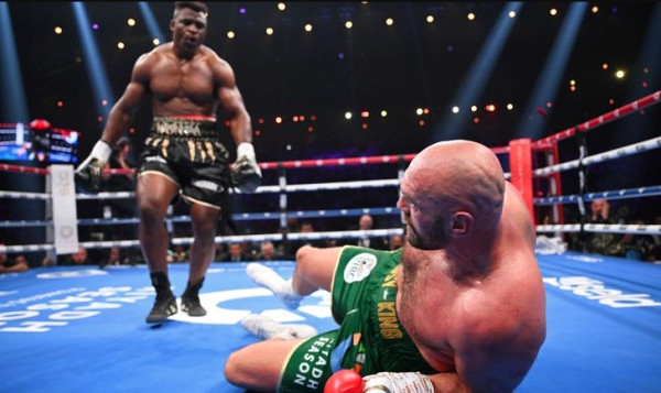 3 Alasan Pukulan Francis Ngannou Mengerikan: Serasa Ditabrak Bus