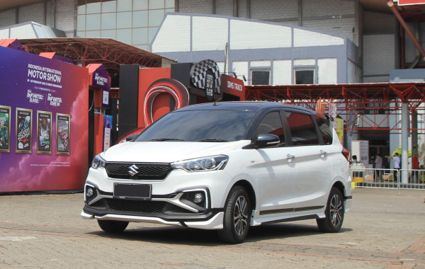 Ini 3 Mobil Hybrid yang Jadi Unggulan Suzuki di IIMS 2024