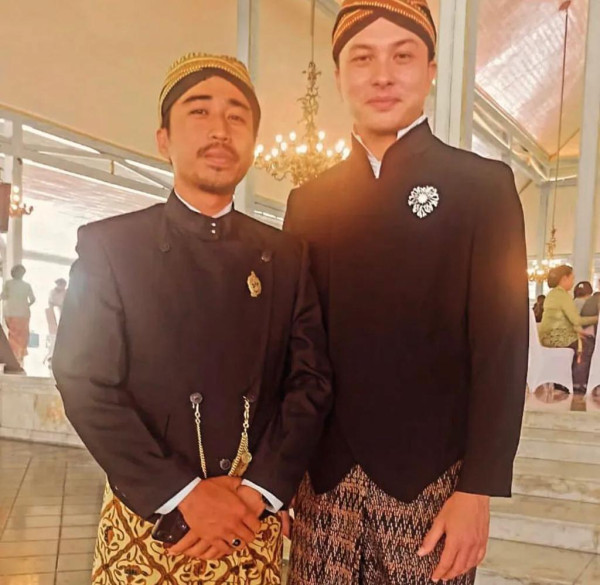 5 Transformasi Nicholas Saputra dari Kecil hingga Genap 40 Tahun, Makin Tampan