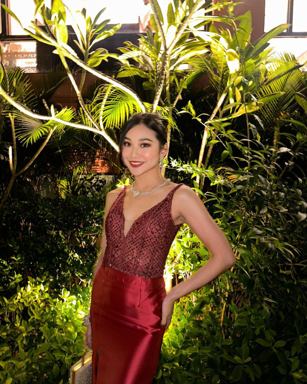 6 Potret Audrey Vanessa di Miss World 2024, Cantik dengan Gaun Merah Menyala