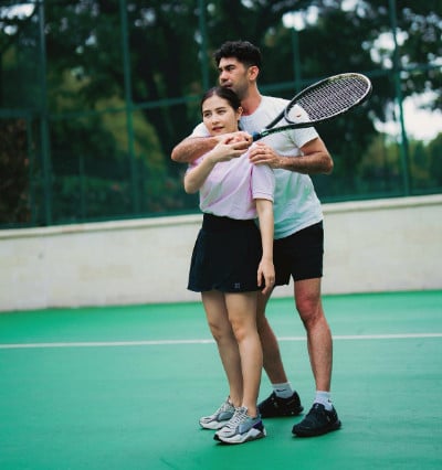 Momen Prilly Latuconsina Dilatih Tenis oleh Reza Rahadian, Mesra Bikin Baper