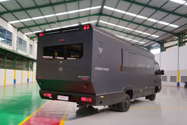 Intip Spesifikasi Big Benz Commander, Bus Bergaya Militer yang Bikin AHY Kepincut