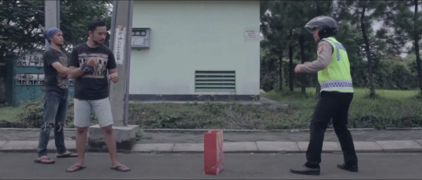 Review Film Joni Sok Jagoan: Kala Sesaat Jadi Polisi