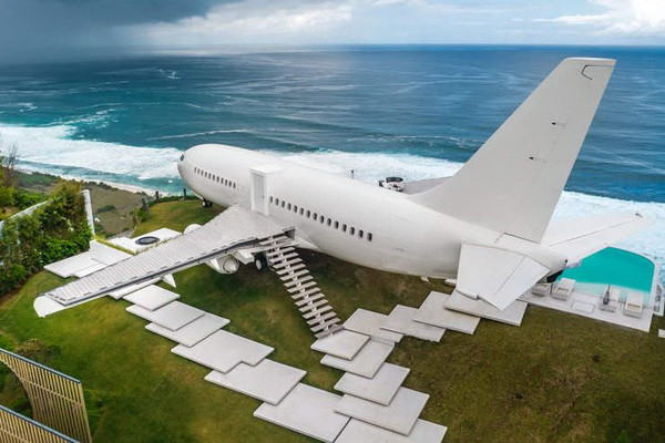 Pengusaha Rusia Sulap Pesawat Boeing 737 Menjadi Vila Mewah di Bali