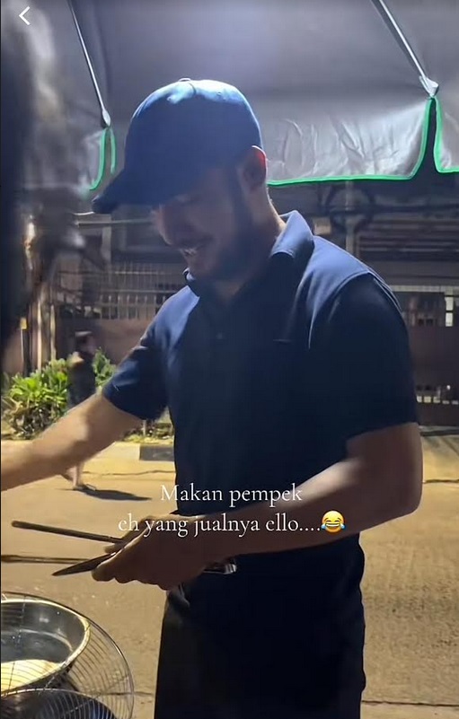 Viral Penjual Pempek Mirip Marcello Tahitoe, Netizen: Ini Pasti Intel