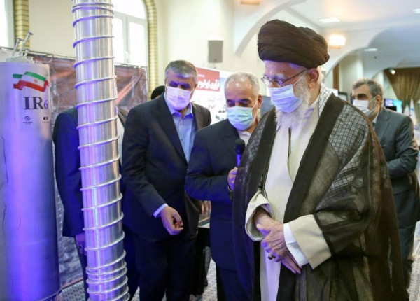 7 Dilema Suksesi Ayatollah Khamenei yang Membayangi Pemilu Iran