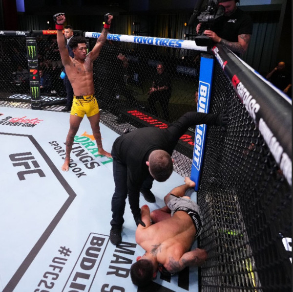 KO Brutal 2024, Vinicius Oliveira Bikin Petarung UFC Pingsan