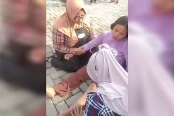 Gempar! 75 Karyawati Pabrik Rokok di Bojonegoro Kesurupan Massal