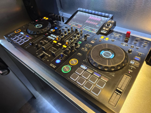 Jadi DJ Andal cuma Butuh Modal Rp3 Juta? Bisa Dimulai Dari SMP!