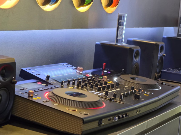 Wujudkan Impian DJ: Pioneer DJ Buka Showroom Lengkap dengan Workshop dan Hands-On Experience