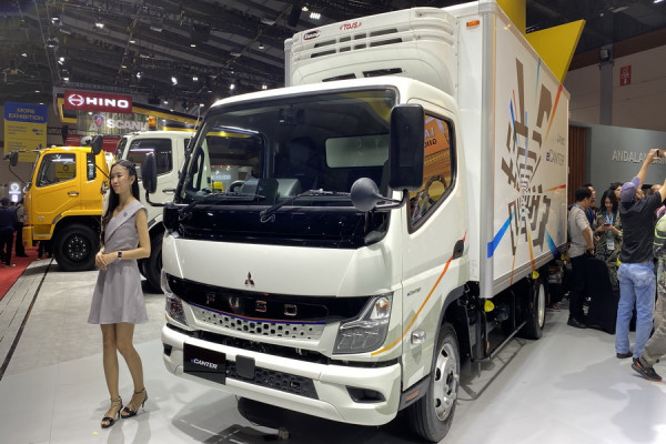 Mitsubishi Fuso Hadirkan 5 Kendaraan Niaga di GIICOMVEC 2024, Ada Truk Listrik