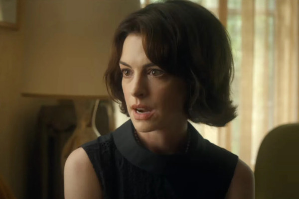 Review Film Mothers' Instinct: Anne Hathaway dan Jessica Chastain yang Menghipnosis