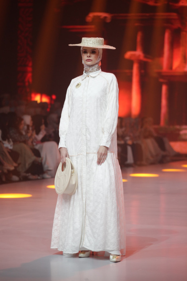 5 Outfit Putih untuk Baju Lebaran, Bisa Jadi Inspirasi