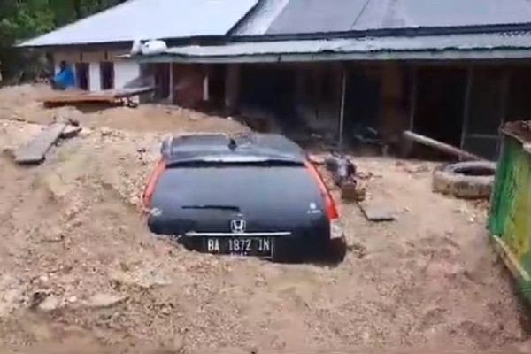 Update Banjir Bandang Pesisir Selatan, Korban Tewas Bertambah Jadi 16 Orang dan 7 Hilang