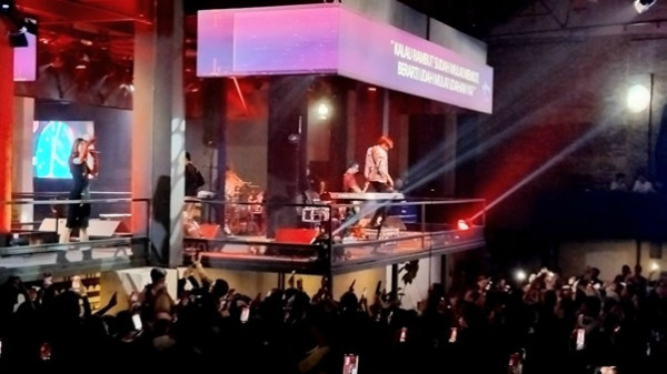 Sound of Love (SOL) Guncang Kafe Bajawa Flores dengan Musisi Keren