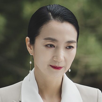 Siapa Grace Go, Perempuan Menyebalkan dalam Queen of Tears?