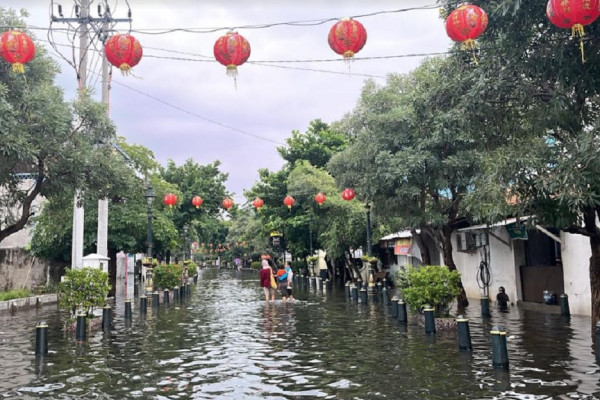 Kota Lama Semarang Lumpuh Terendam Banjir, Ini Penampakannya