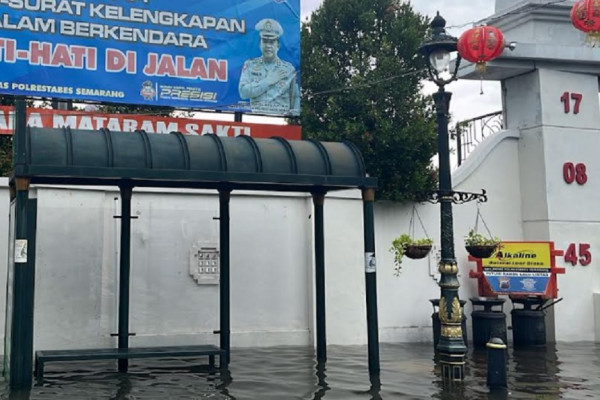 Kota Lama Semarang Lumpuh Terendam Banjir, Ini Penampakannya