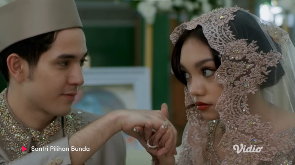 Dari Cerita Wattpad Populer, Santri Pilihan Bunda Tayang di Vidio