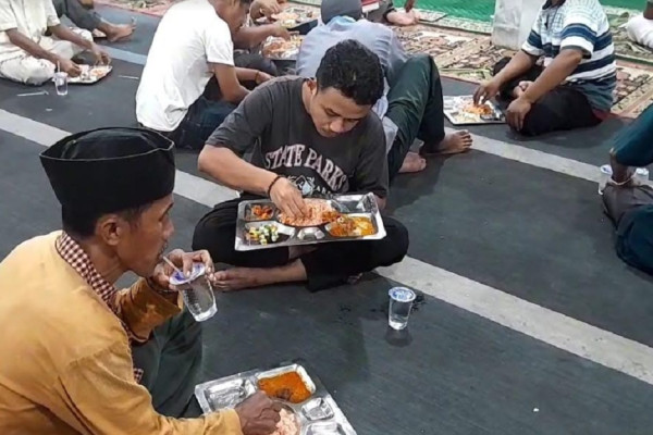 Nasi Minyak, Sajian Buka Puasa Khas di Masjid Raya Magat Sari Jambi