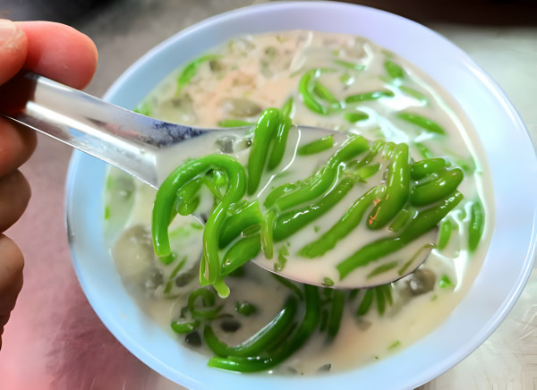 5 Makanan yang Bikin Maag Kambuh saat Dikonsumsi Buka Puasa, Hindari