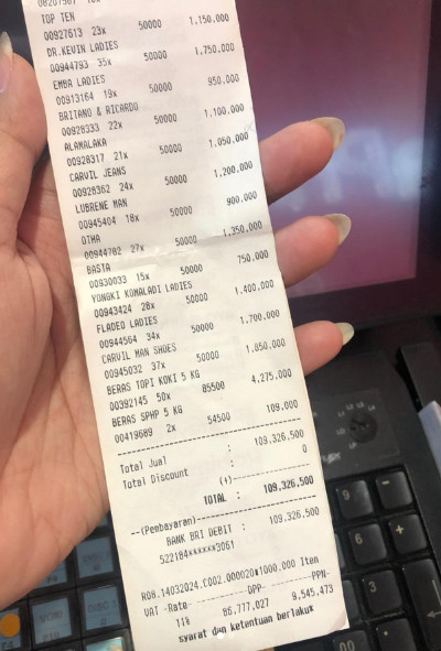 Viral Aksi Inul Daratista Borong Belanjaan hingga Rp109 Juta
