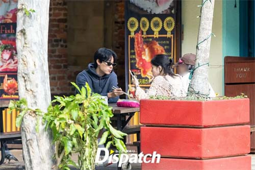 Beredar Foto-Foto Han So Hee dan Ryu Jun Yeol Kencan di Hawaii tapi Tampak Tidak Bahagia