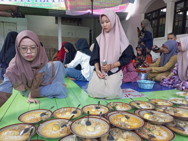 Masjid di Bantul Sajikan Bubur Sayur Lodeh untuk Buka Puasa, Pertahankan Tradisi Ratusan Tahun