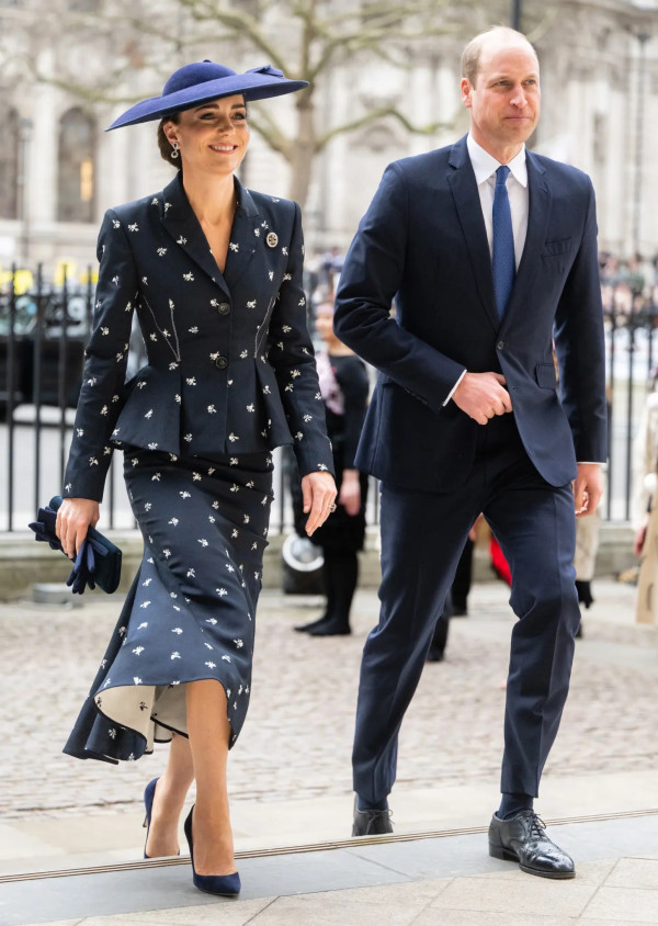 Kate Middleton Diburu Media, Pangeran William Khawatir Nasib sang Istri Seperti Putri Diana
