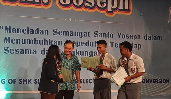 Top, Siswa SMK Sint Joseph Jakarta Rakit Motor Konvensional ke Listrik