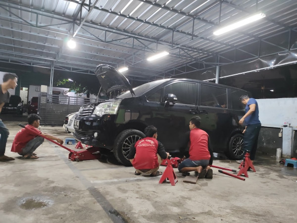 Perawatan Kaki-kaki Mobil yang Bisa Dilakukan Sendiri