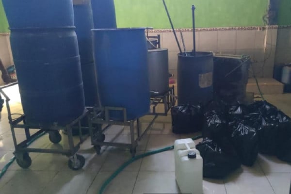 Ini Lho, Penampakan Pabrik Miras Oplosan Terbesar di Malang Digerebek Polisi