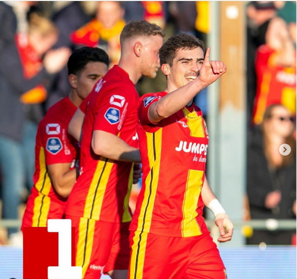 3 Potret Ragnar Oratmangoen dan Jay Idzes saat Gulung Ajax di Eredivisie Bersama Go Ahead Eagles