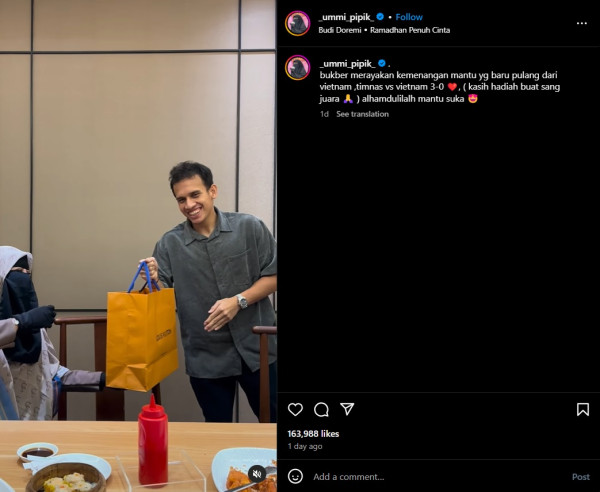 Umi Pipik Rayakan Kemenangan Egy Maulana Vikri Lawan Vietnam, Beri Hadiah Sandal Mewah