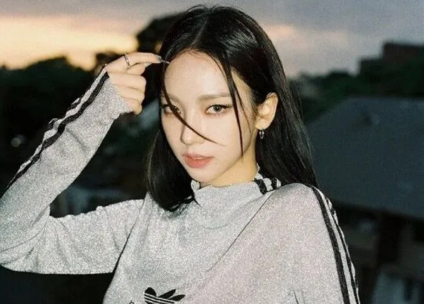 Minhyuk MONSTA X Ketahuan Pajang Foto Karina aespa di Samping Tempat Tidur