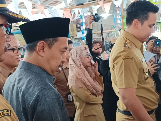 Pastikan Stok serta Harga Aman, Ketua DPRD Kendal Dampingi Bupati Pantau Pasar dan Pusat Perbelanjaan