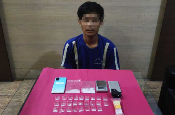Gerebek Rumah Kos di Sukabumi, Polisi Temukan 29 Paket Sabu-sabu dan 4.270 Tramadol Hexymer
