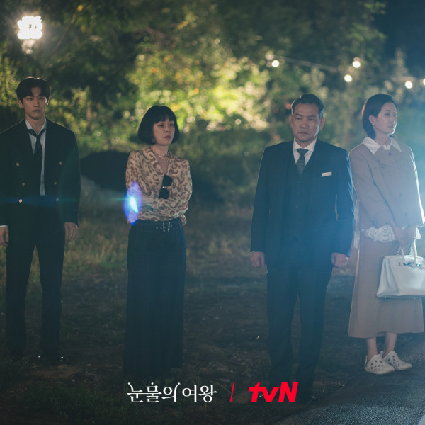 Foto-Foto Queen of Tears Episode 9 dan 3 Hal yang akan Dieksplorasi pada Sisa Episodenya.