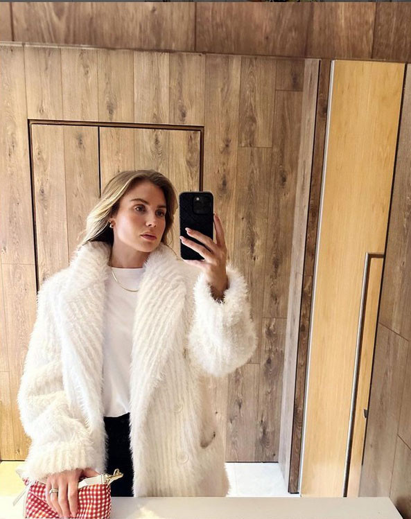 Adu Cantik WAGs MU vs Liverpool Jelang Laga Bertabur Bintang