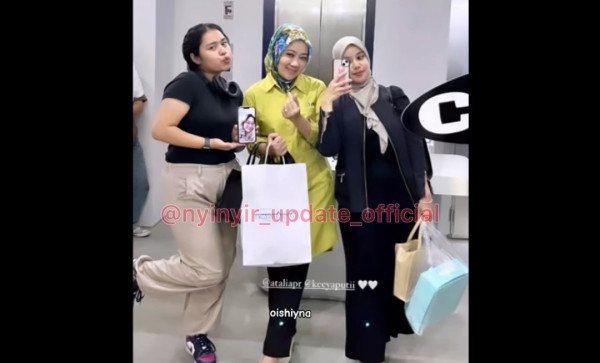 Foto Zara Anak Ridwan Kamil Tanpa Hijab Bocor, Rambut Pirang Jadi Sorotan
