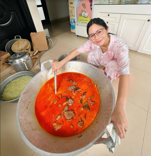 Persiapan Lebaran Prilly Latuconsina, Masak Besar 6 Makanan Khas Idul Fitri