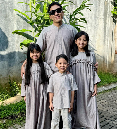 5 Potret Natasha Rizky Rayakan Idulfitri 2024 Bareng Desta, Outfit-nya Jadi Sorotan